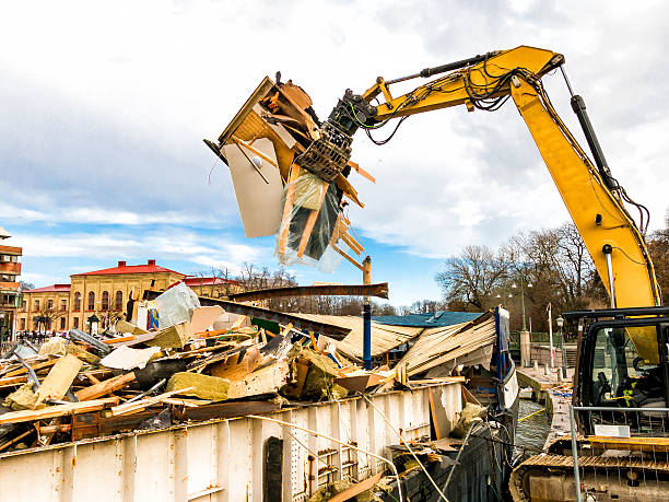 Best Construction Debris Removal  in Sauk Centre, MN